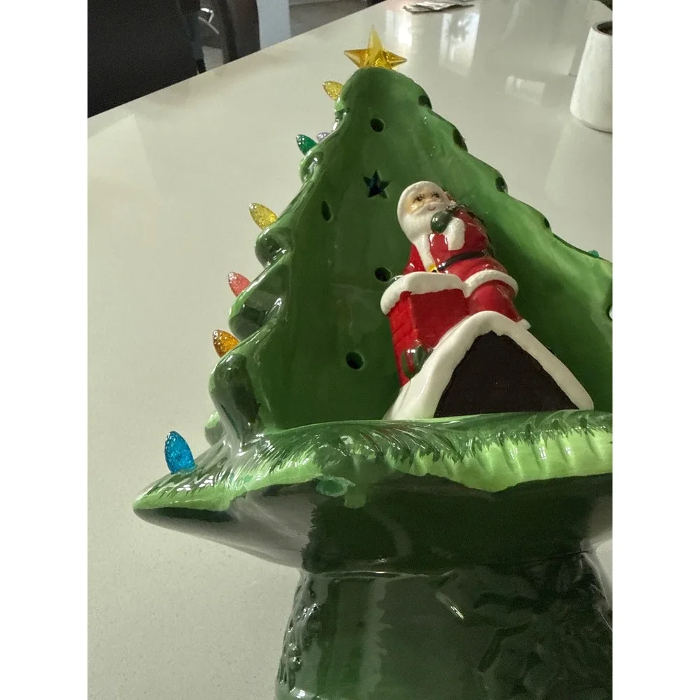 Vtg Mr Christmas ceramic Lighted Christmas Tree with Santa Chimney‎ Scene Green
